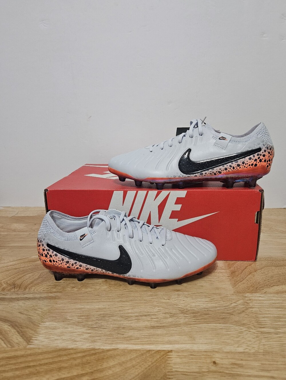 Nike Tiempo Legend 10 Elite AG Pro Safari Cleats
